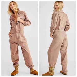 NWOT FREE PEOPLE SAMMIE DENIM COVERALLS IN BROWN Z152